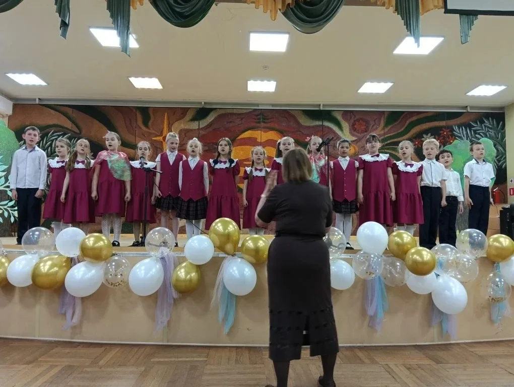 🎶 В гимназии № 87 прошёл отчётный концерт Детской школы искусств № 6  14 мая 2026 в гимназии  выступ