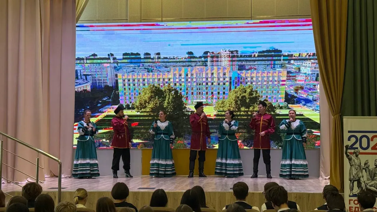 🎵 Музыкальная весна в гимназии  87!  Сегодня наша гимназия стала настоящей концертной площадкой: с т