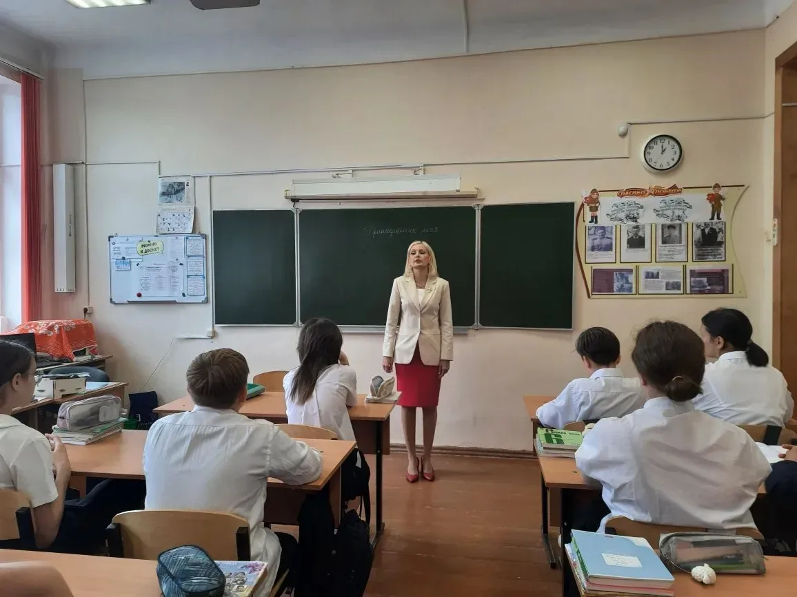 Сегодня ученики 6Б класса смогли почувствовать себя пассажирами самолета, отправившись в увлекательн