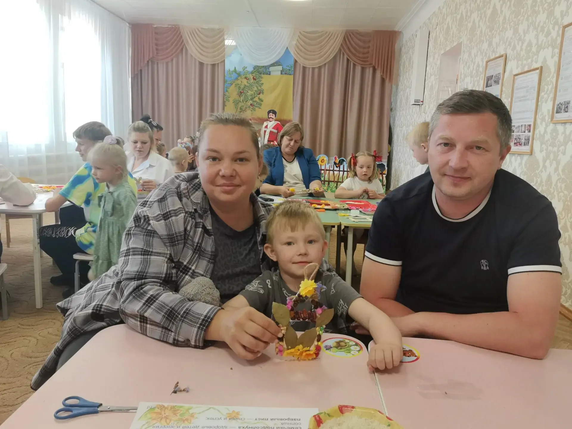 ВСЕ НАЧИНАЕТСЯ С СЕМЬИ  В преддверии Международного дня семьи в детском саду № 9 ст. Камышеватской п