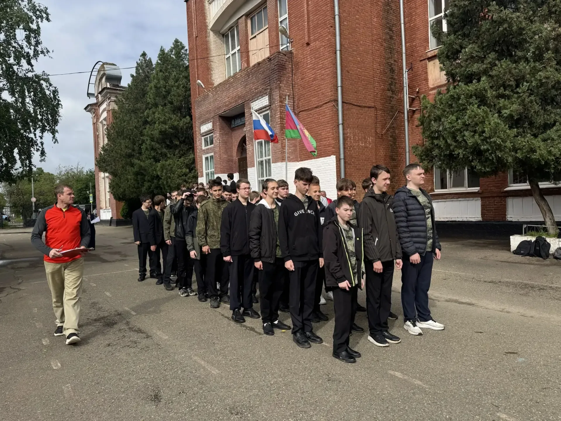 В общеобразовательных учреждениях Тихорецкого района с 18 по 20 мая 2026 года прошли учебные сборы ю