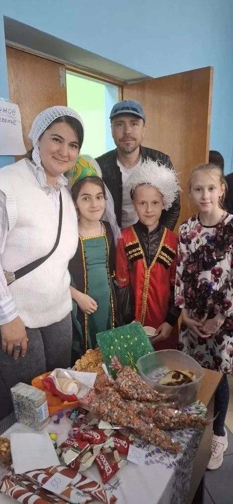 🌍 ГОД ЕДИНСТВА НАРОДОВ РОССИИ: БЛАГОТВОРИТЕЛЬНАЯ ЯРМАРКА Сегодня, 15 мая, в нашем лицее прошла благо