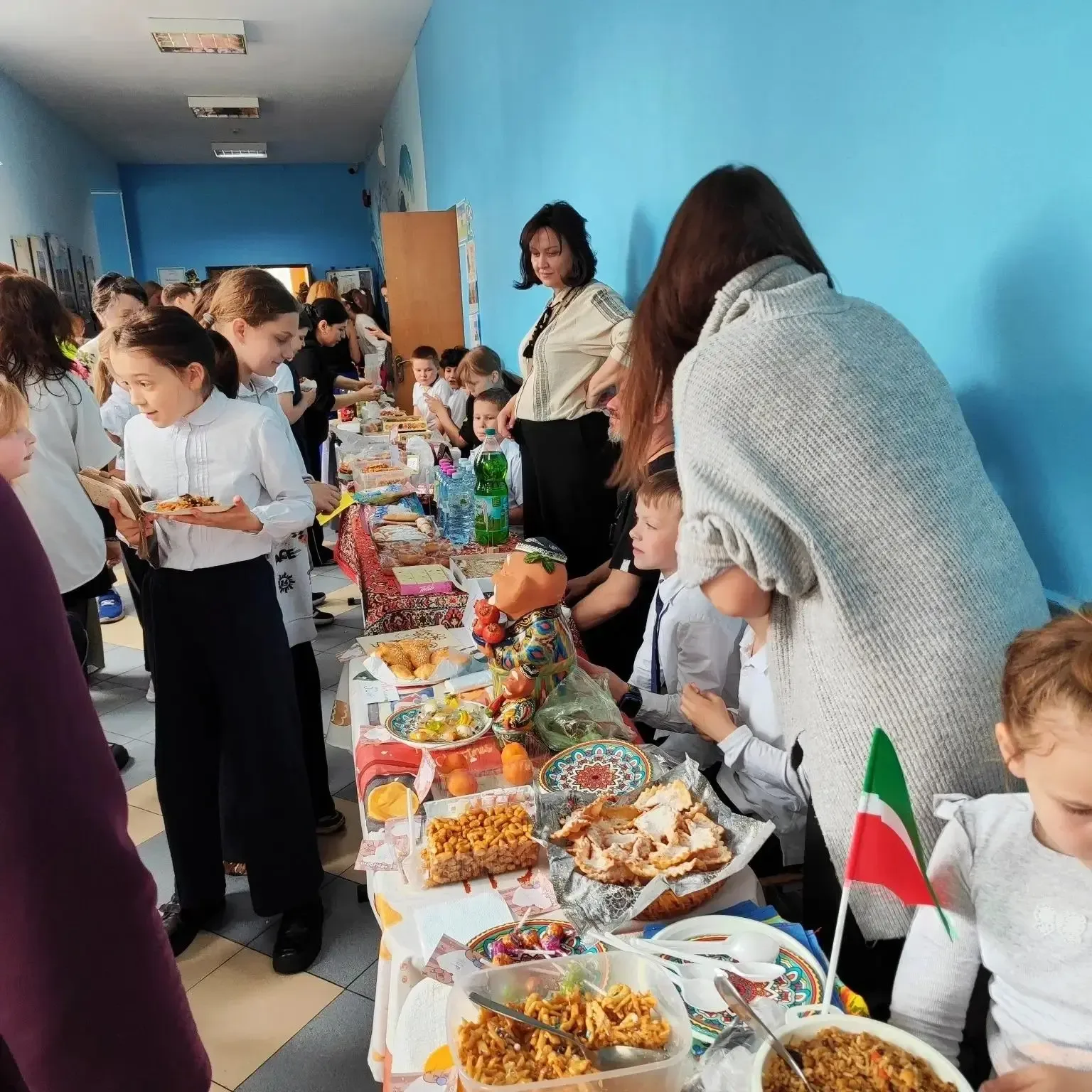 🌍 ГОД ЕДИНСТВА НАРОДОВ РОССИИ: БЛАГОТВОРИТЕЛЬНАЯ ЯРМАРКА Сегодня, 15 мая, в нашем лицее прошла благо