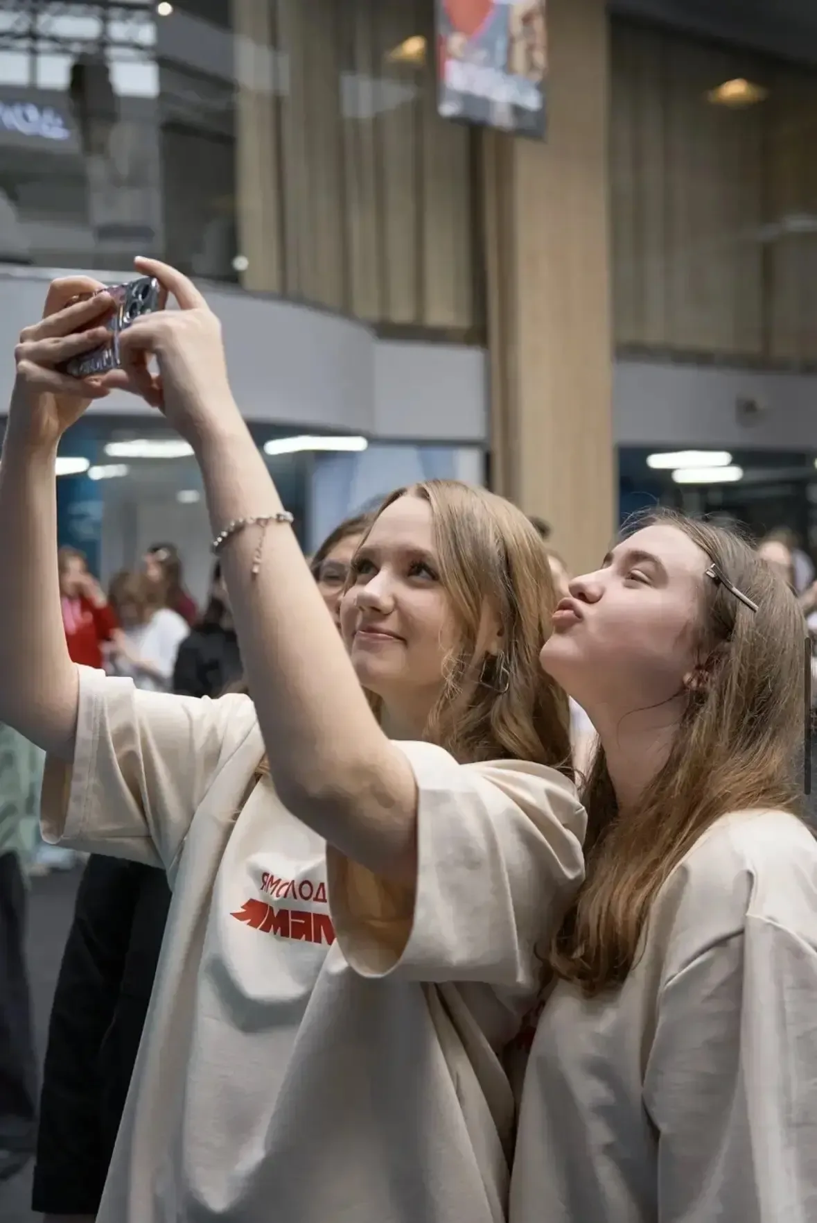 🇷🇺 Снежана Самородова (10Б) представила школу на главной конференции активистов Ямала!  С 4 по 8 мая