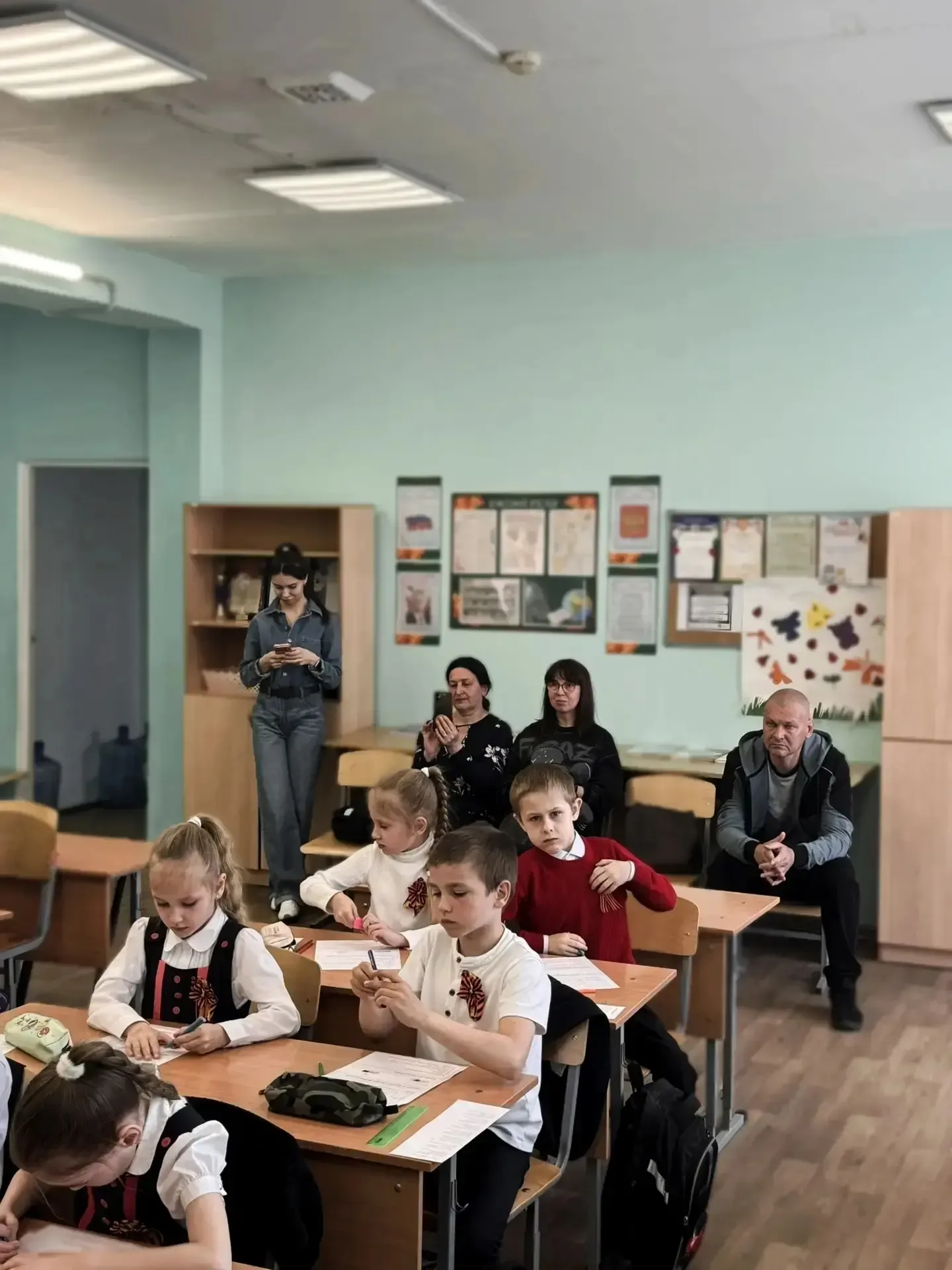 💥В 1 «Д» классе прошёл открытый урок для родителей на тему «Путешествие по сказке» в рамках программ