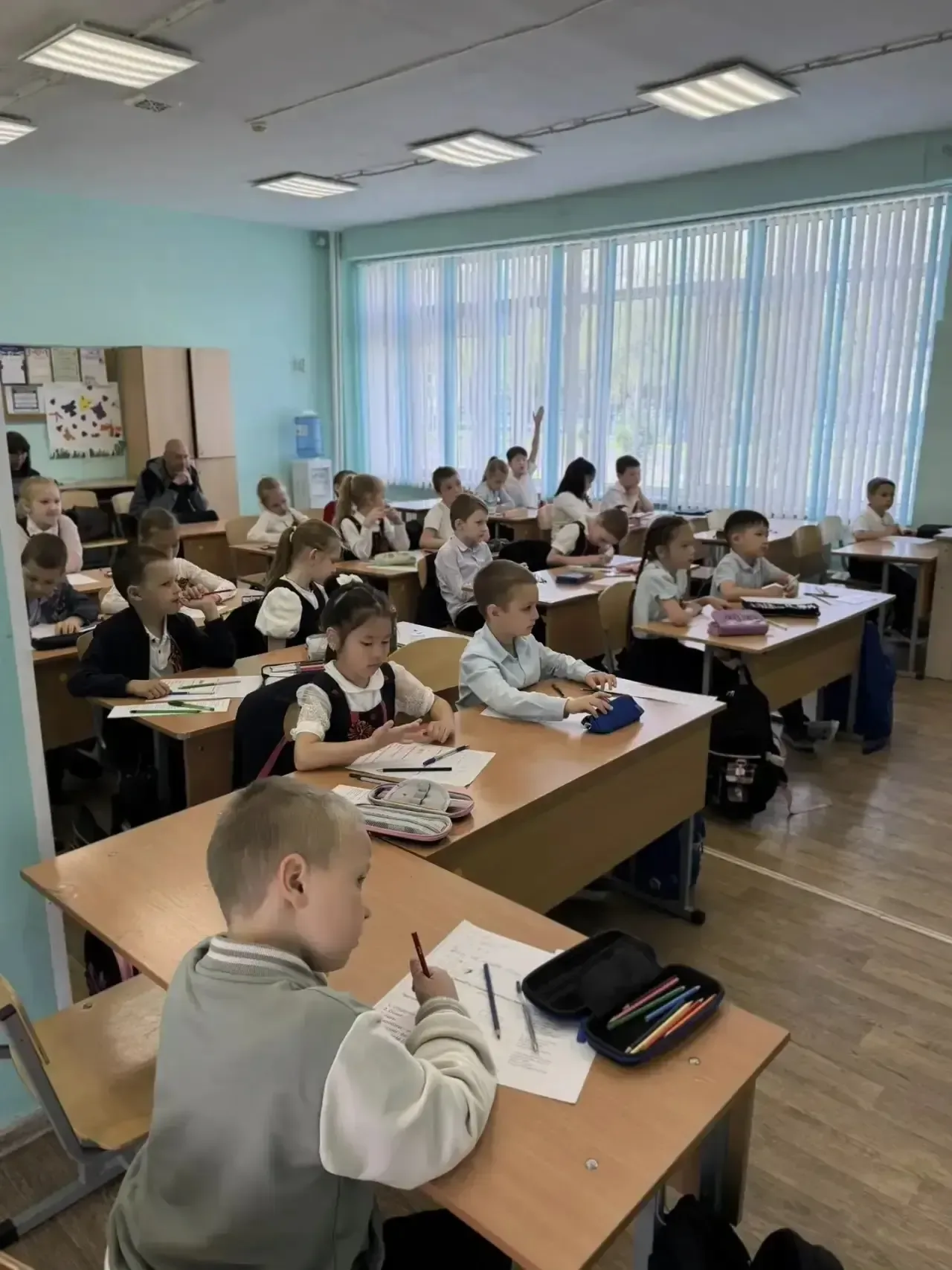 💥В 1 «Д» классе прошёл открытый урок для родителей на тему «Путешествие по сказке» в рамках программ
