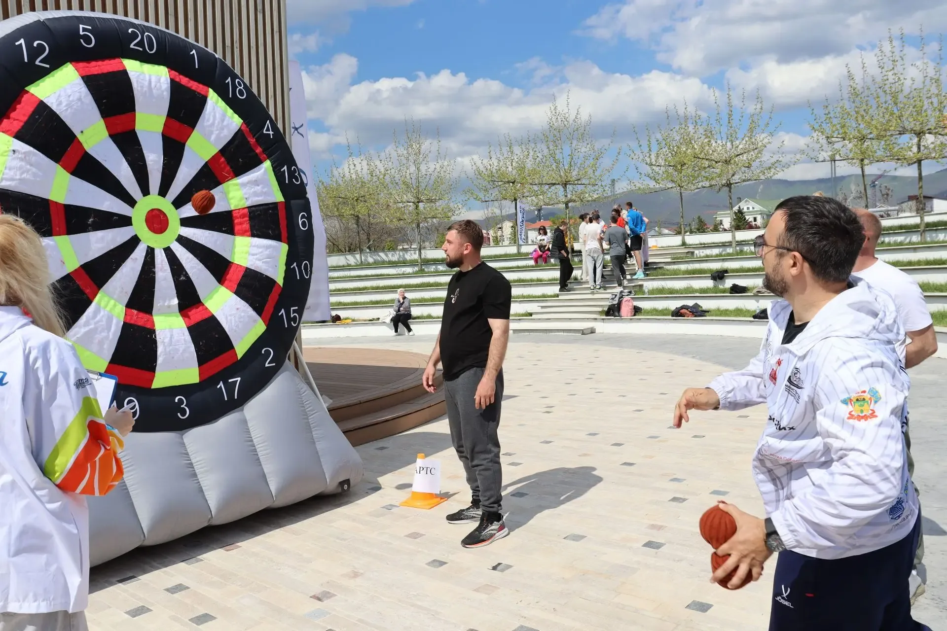 В единстве — скорость, в сплочённости — успех, в поддержке — сила!  30 апреля на территории парка «М