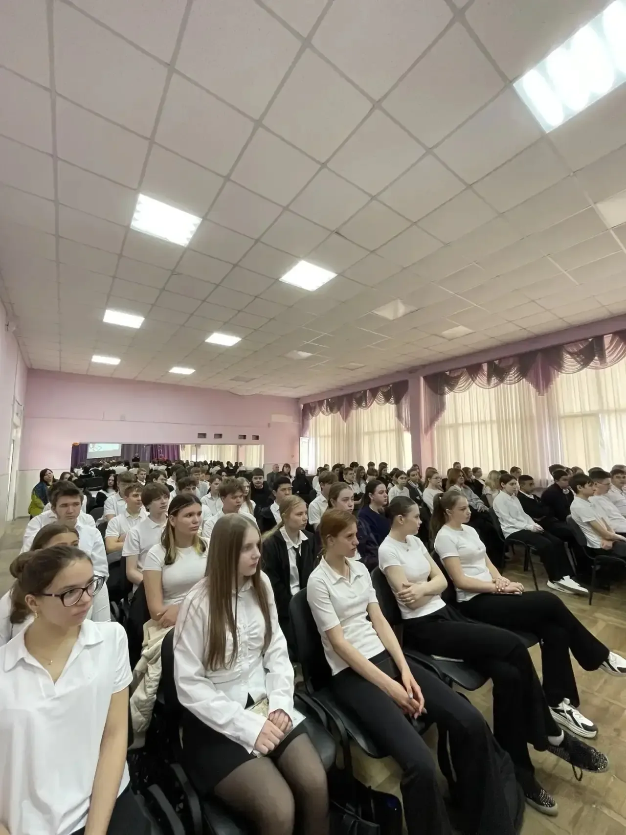Сегодня в нашей школе прошло яркое и познавательное мероприятие под названием «Умная школа» 🎓, собра