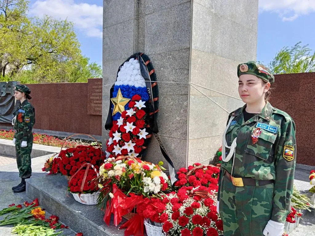 ПОСТ №1 в День Победы. Вахту Памяти несет школа № 32🇷🇺 Самое время посетить Вечный огонь! 🔥