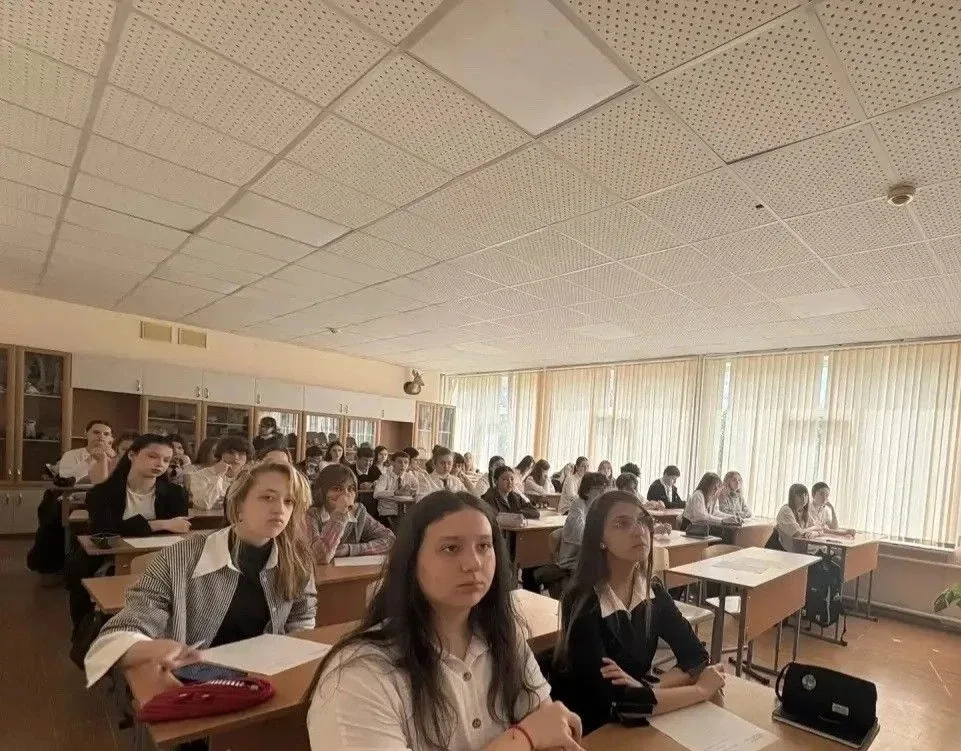 ⚽ Урок безопасности «Футбол помогает» прошёл на ура! Ребята узнали, как футбольные навыки — быстрая 