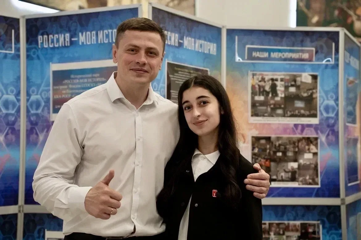 🌟 Лидеры нашей школы на краевой арене!  В Краснодаре прошла масштабная коллективная сессия для актив