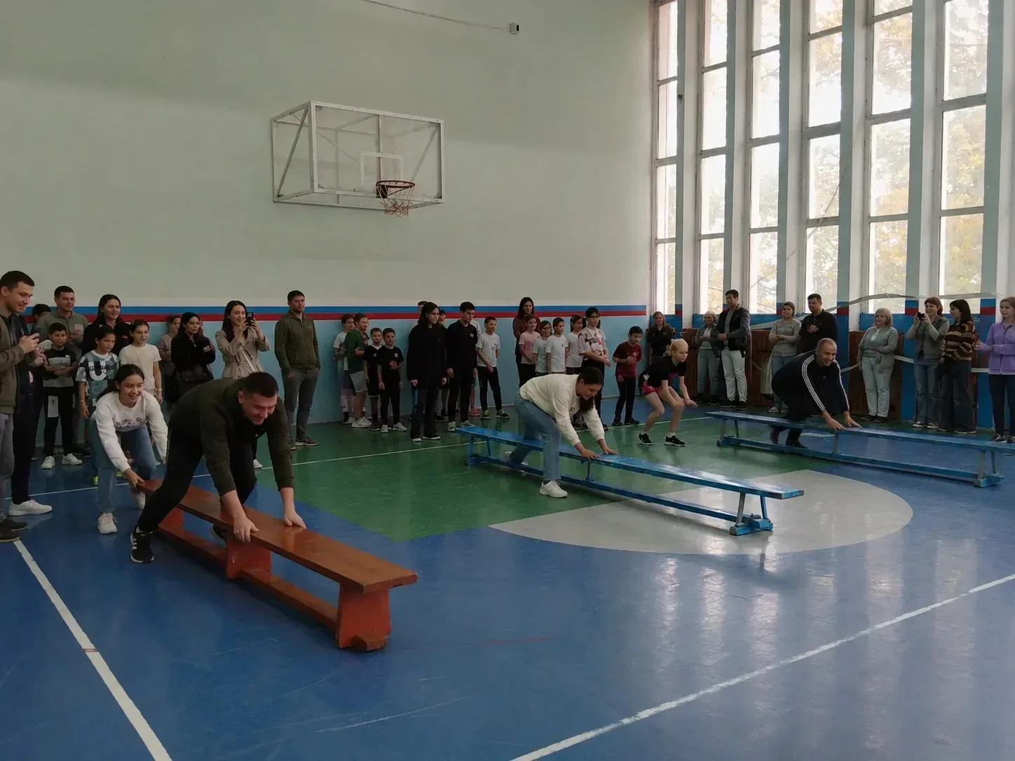 «Спорт — это мы! Как прошёл семейный спортивный праздник в школе №4 им В.М.Евскина » Привет, друзья!