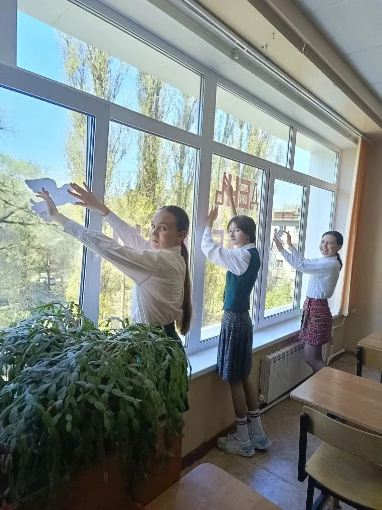 Продолжаем делиться с вами новостями Дня Победы ⭐!  В преддверии великого праздника в лицее прошёл ц