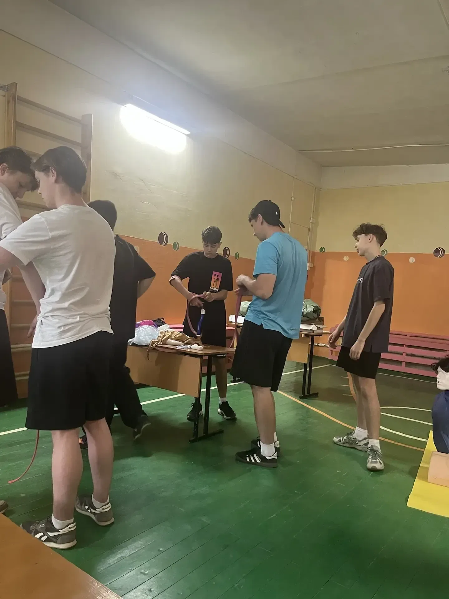 Военизированные сборы. В нашей школе для юношей 10 класса проходят военизированные сборы. Ребята пог