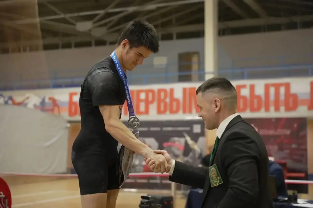 🏆 Воспитанник центра из Сержантово стал серебряным призёром чемпионата Приморья по пауэрлифтингу  Си