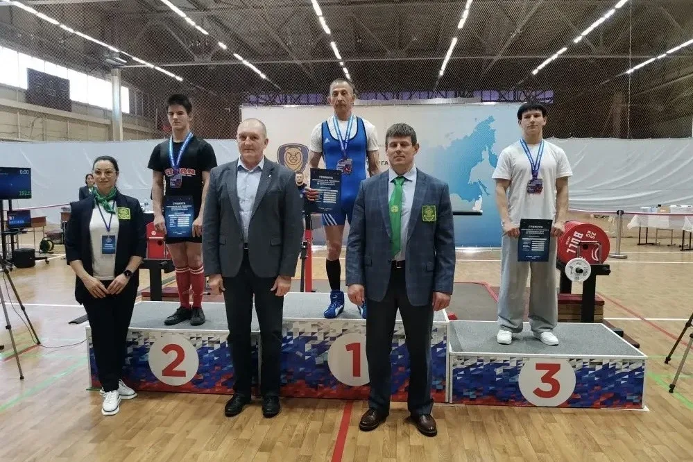 🏆 Воспитанник центра из Сержантово стал серебряным призёром чемпионата Приморья по пауэрлифтингу  Си