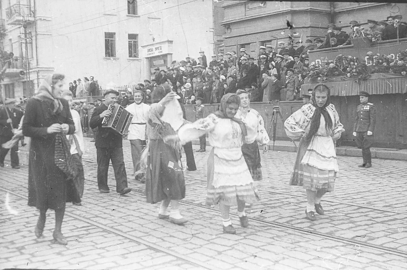 🌺 С праздником Весны и Труда!  Первомай — это больше, чем дата в календаре. Это день, который объеди
