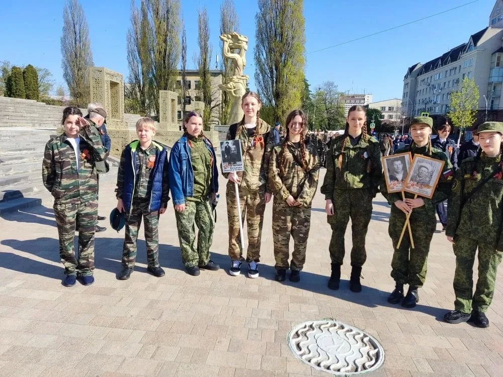 🇷🇺В День Победы от главной площади города в колонне многотысячного "Бессмертного полка" прошли губер