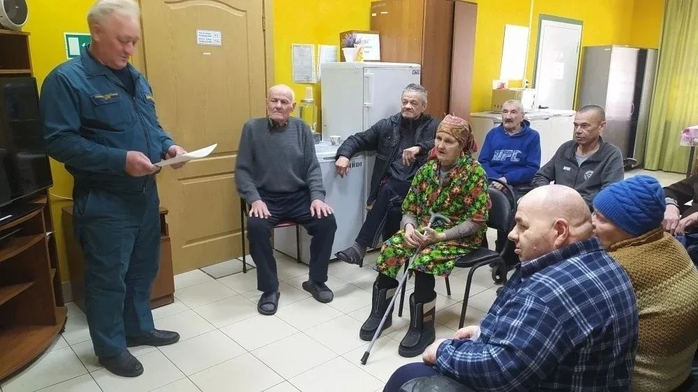 ⚠️Безопасность превыше всего  🚒🏡Сотрудники Пожарной части № 86 деревни Студенец провели важную встре
