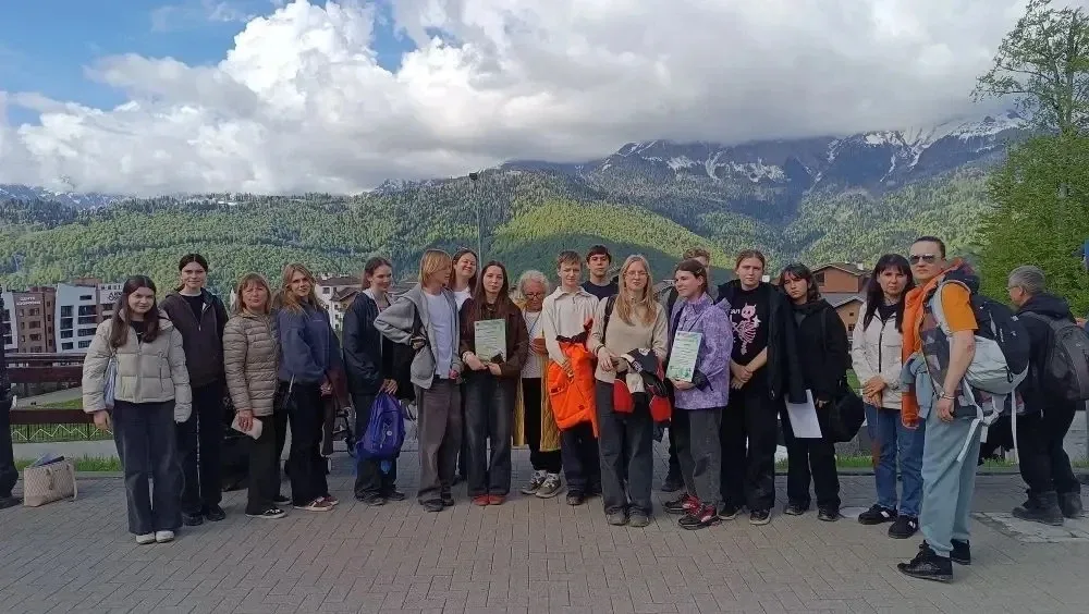 🌿 Наши юные экологи на городском слёте!  📆Сегодня ученицы 10 «В» класса Романо Алиса и Чернова Полин