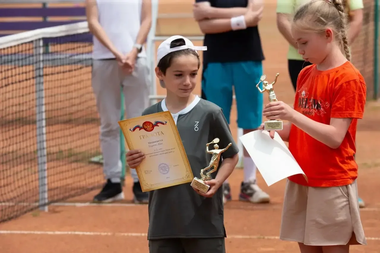 🥇 Гугулян Леон, 3 «Б» — победитель турнира «Первая высота»!  🏆Ученик 3 «Б» класса Гугулян Леон занял