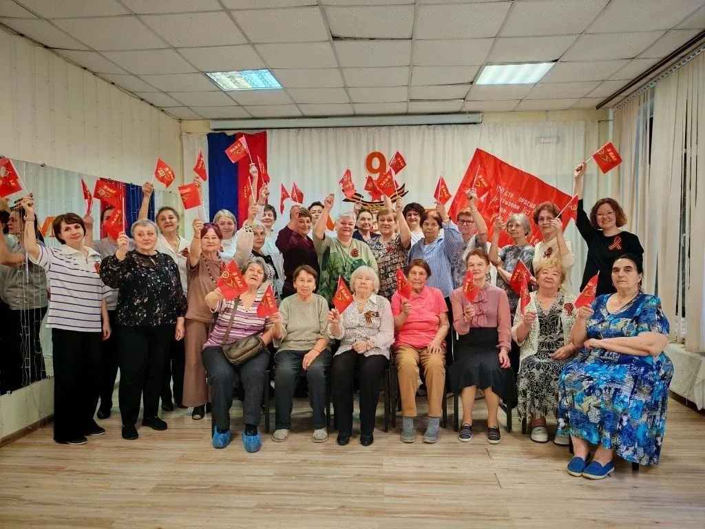 Готовимся к 9 Мая  В клубах «Активного долголетия» уже вовсю готовятся к празднику.  На занятиях дел