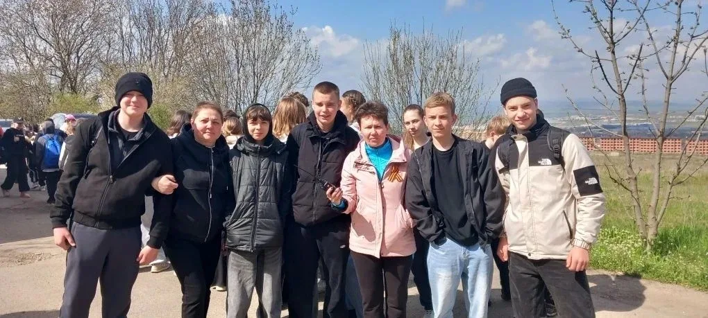 Вахта ПАМЯТИ!  Неоднократно учащиеся МБОУ СОШ 15 села Казинка совершали экскурсии  с подьемом на вел