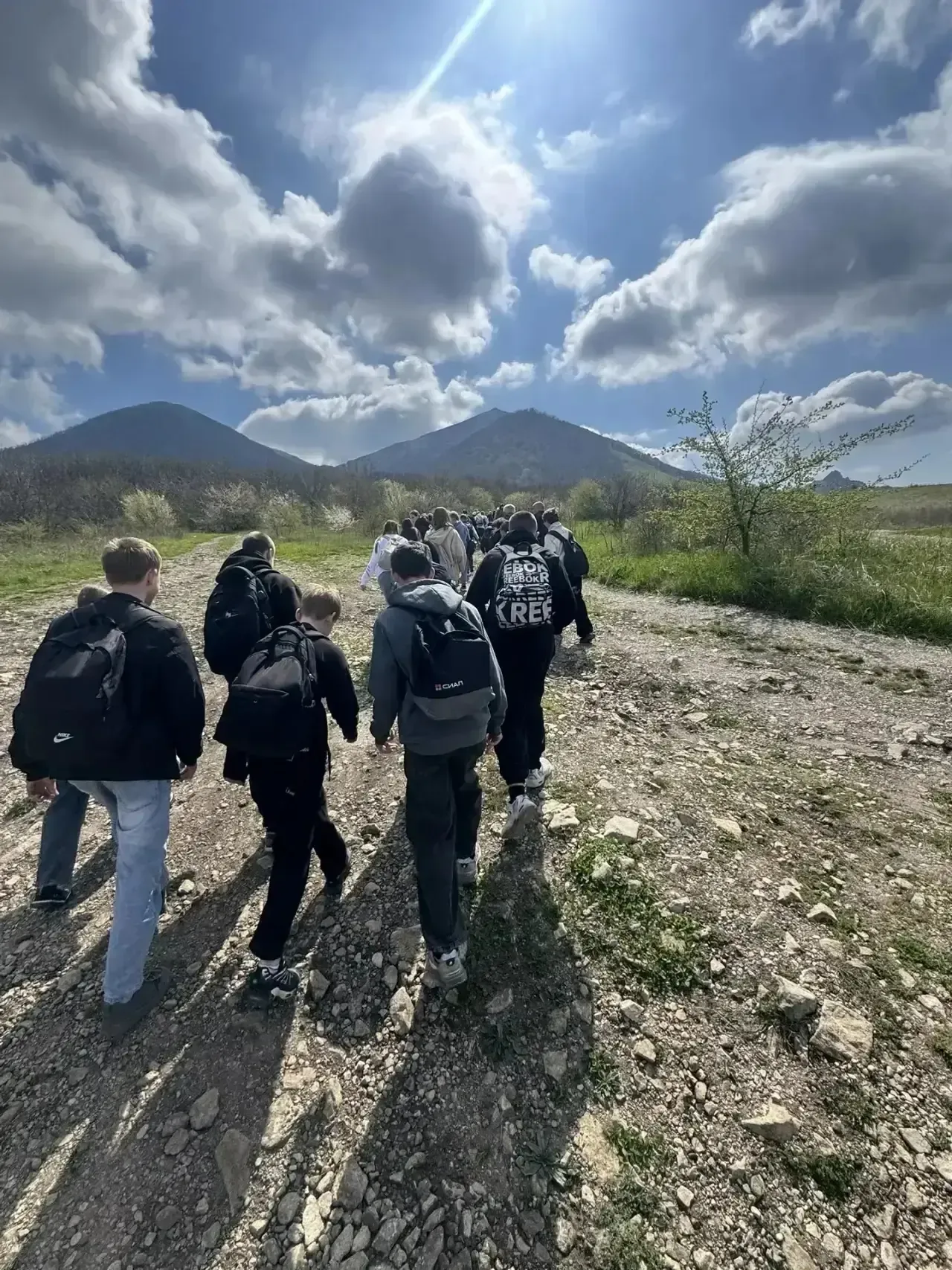 Вахта ПАМЯТИ!  Неоднократно учащиеся МБОУ СОШ 15 села Казинка совершали экскурсии  с подьемом на вел