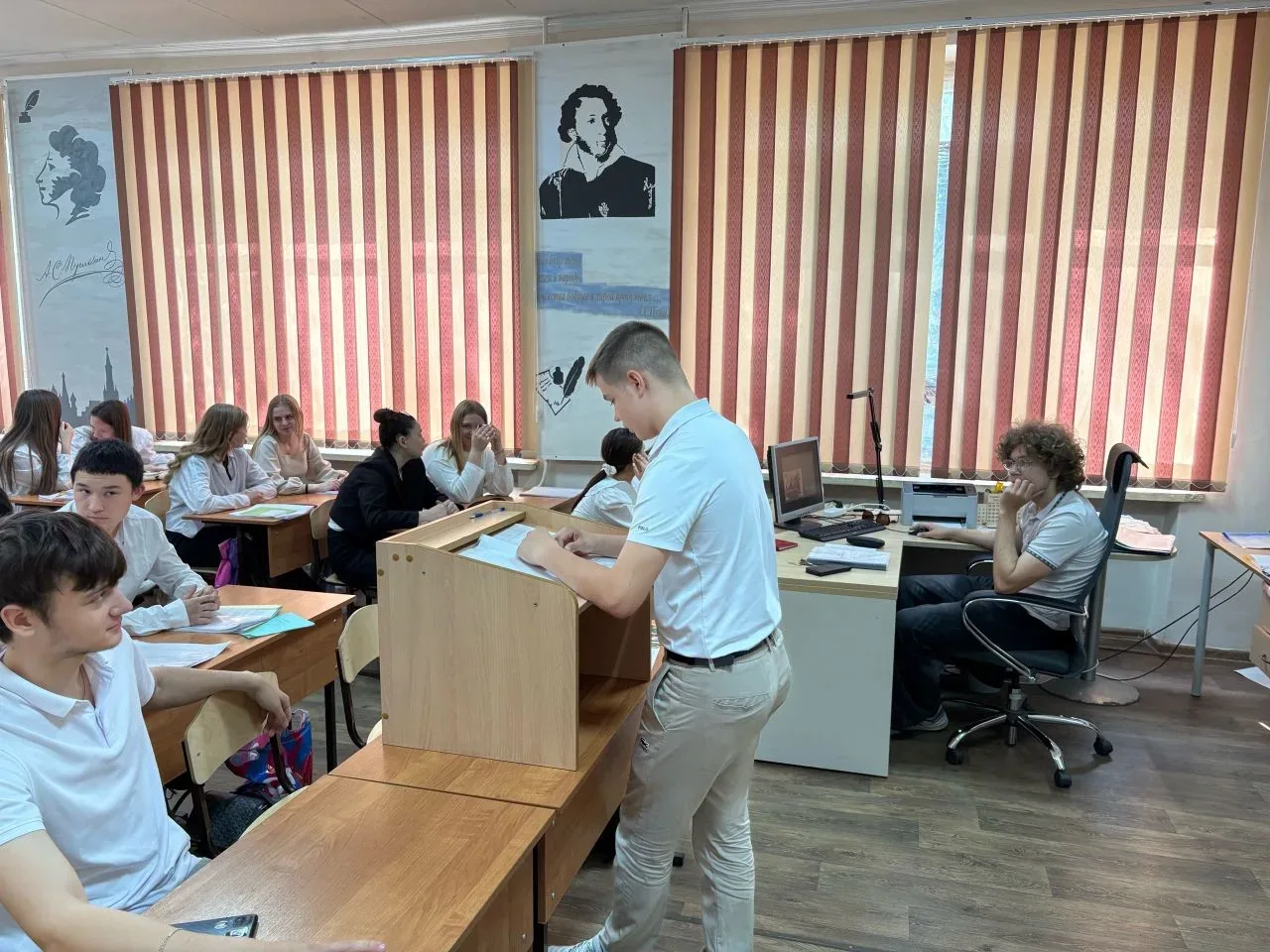 24 мая День славянской письменности и культуры. 📜 Сегодня преподаватель литературы и русского языка 