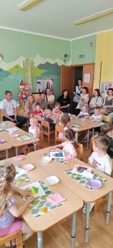 В младшей группе  «Солнышки»ДО "Умка" прошло комплексное итоговое занятие (познавательное и художест