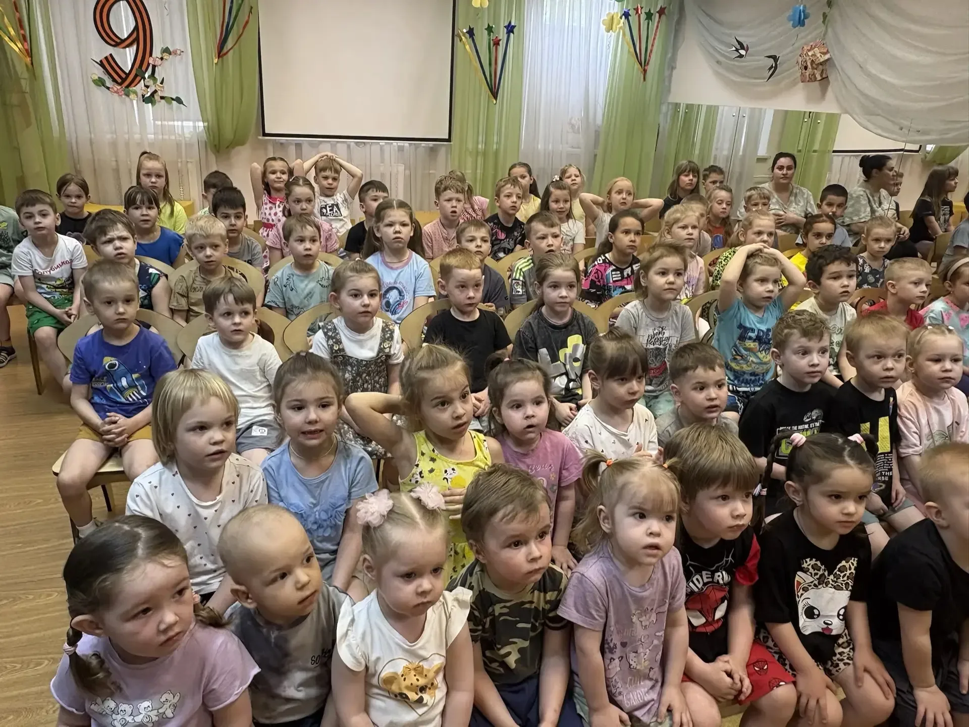 И вновь творческая группа «Большая Медведица» порадовала ребят-дошколят кукольным спектаклем «Лесные