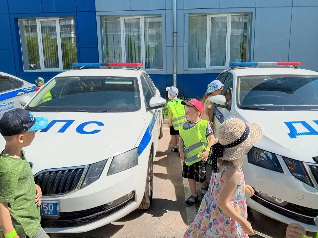 Воспитанники старшей группы «Звездочки» ДО «Умка»МБОУ "Эффективная школа" посетили музей ОГИБДД МУ М