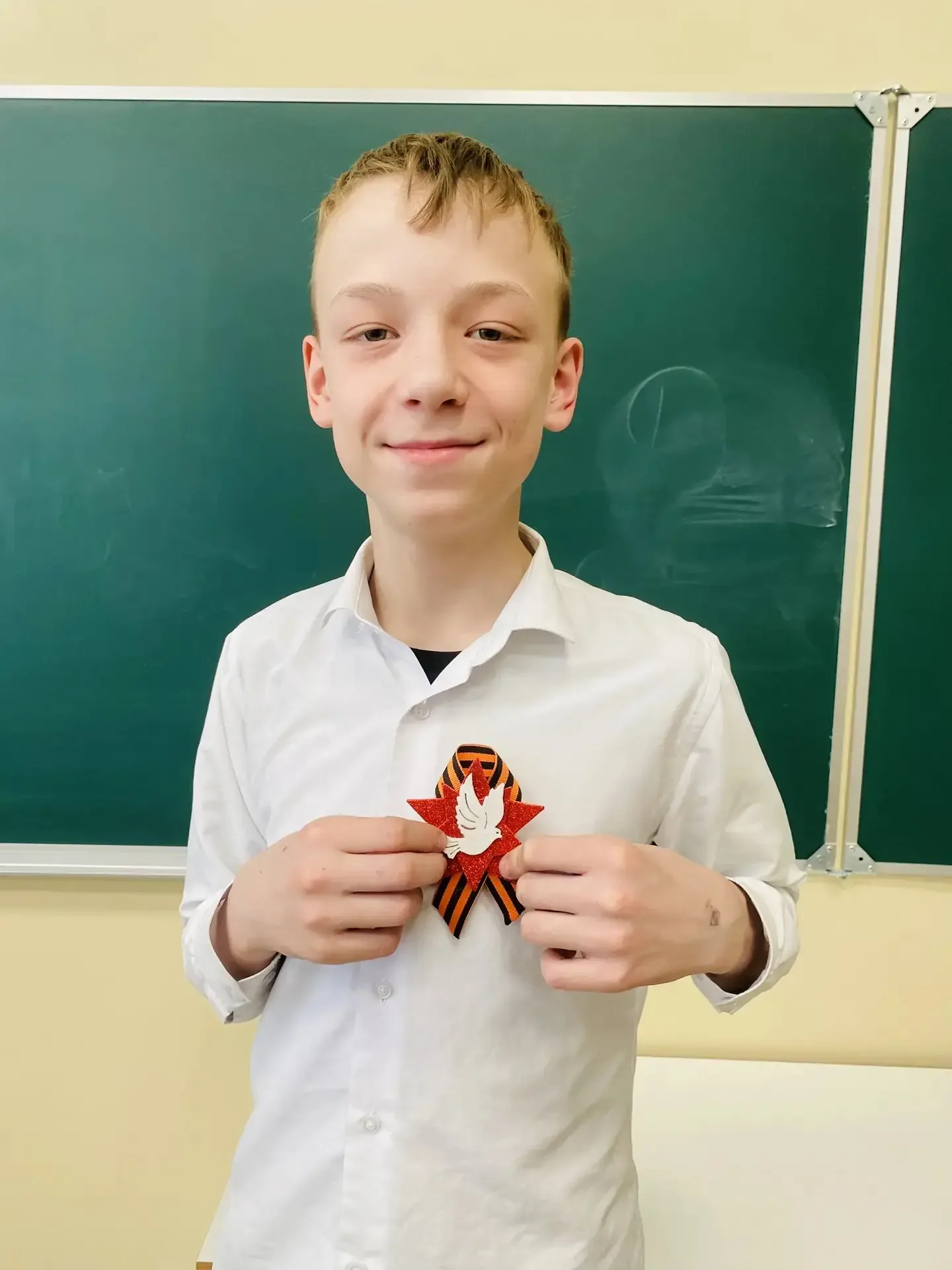 Своими руками - символ Победы  В 7А классе прошёл особенный урок, посвящённый главному символу памят