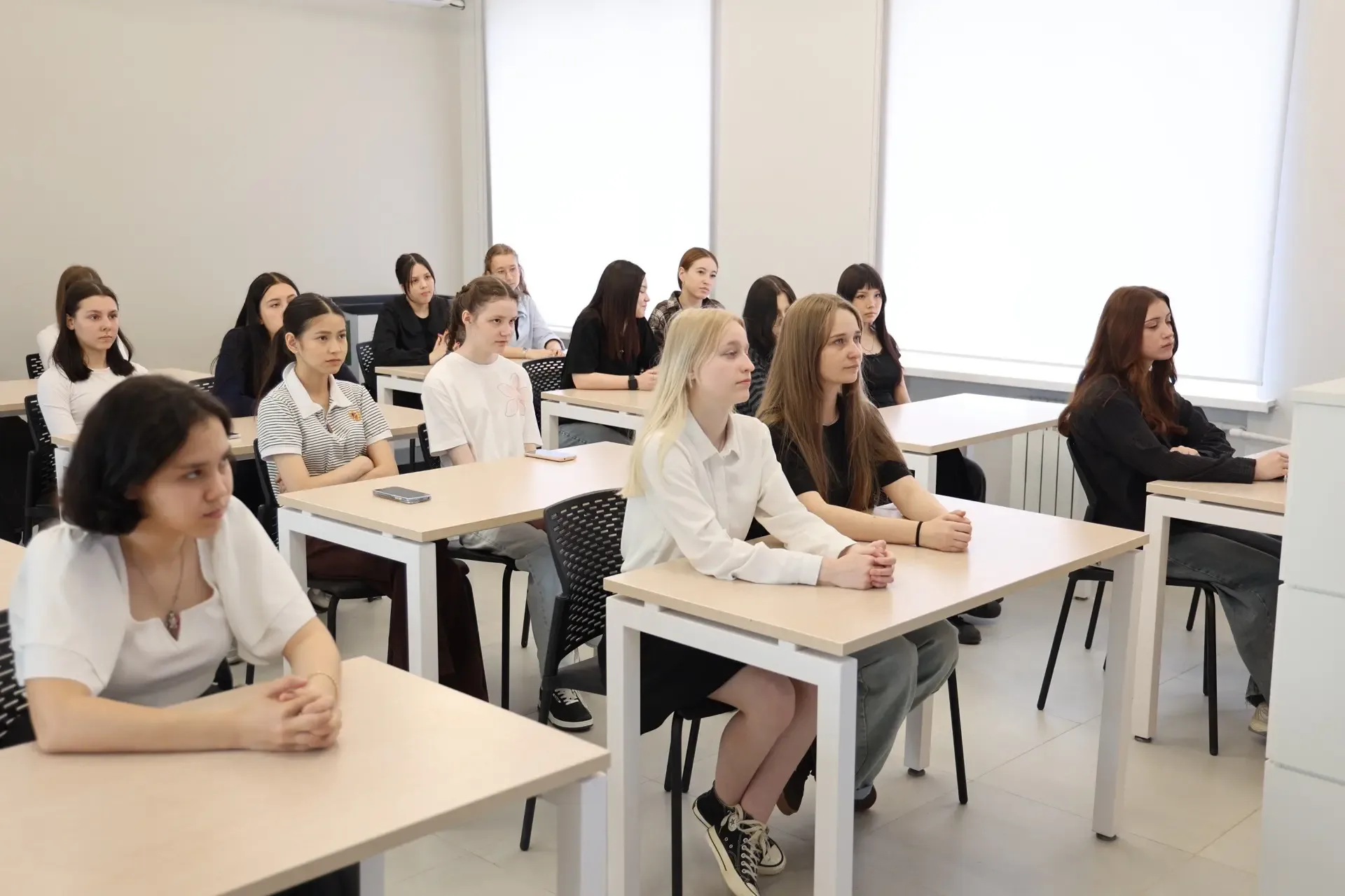 🇷🇺 Ценности, которые нас объединяют!  Сегодня в Астраханском государственном политехническом колледж