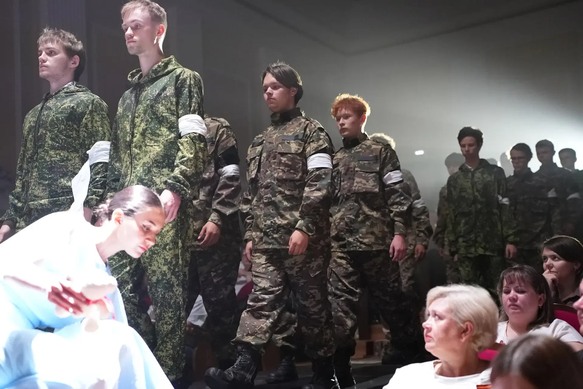 Дебют на сцене🔥  ✨ В Астраханской государственной филармонии состоялся фестиваль патриотической теат