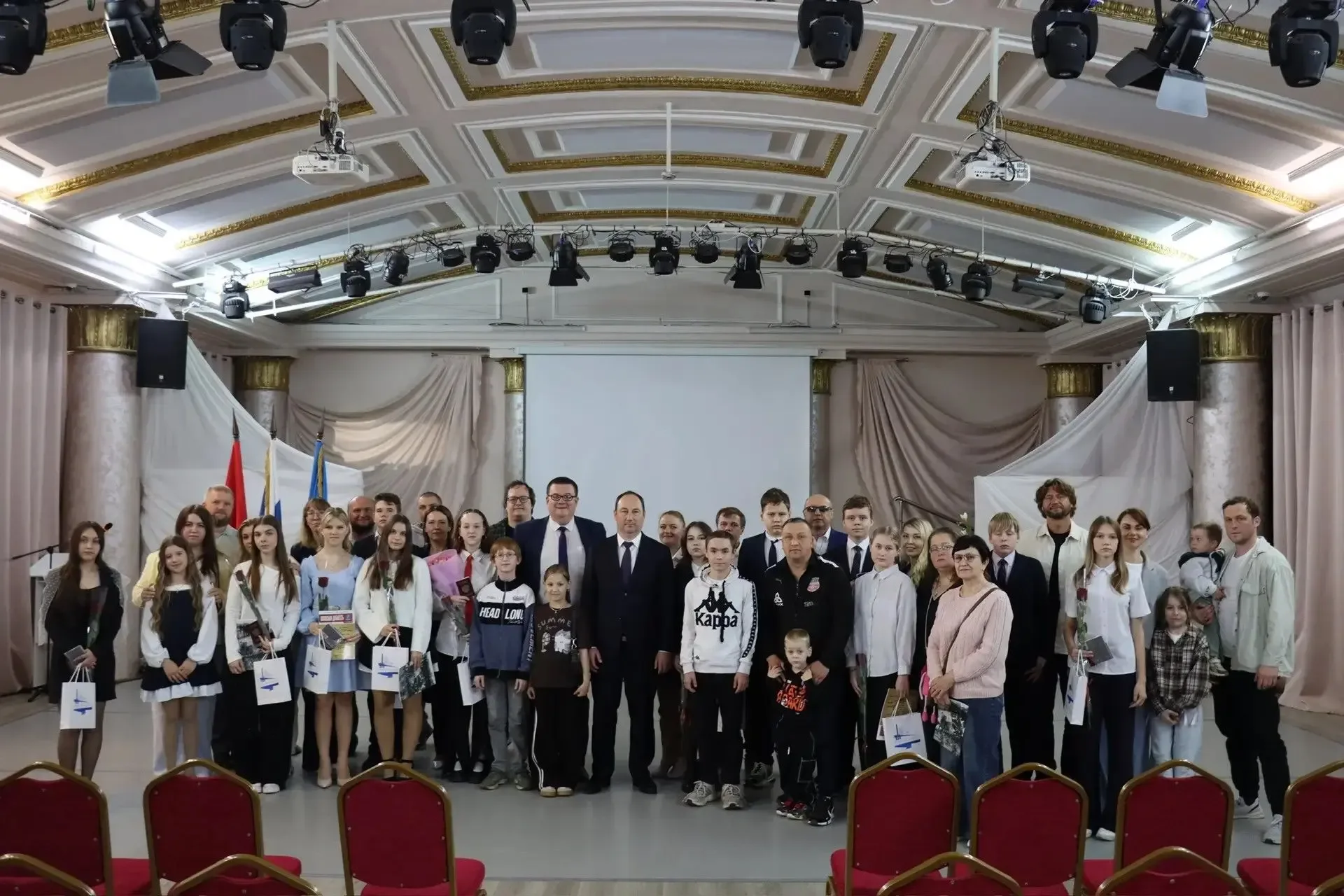 🇷🇺Самый важный документ получили ступинские подростки  В Доме культуры «Металлург» состоялось событи