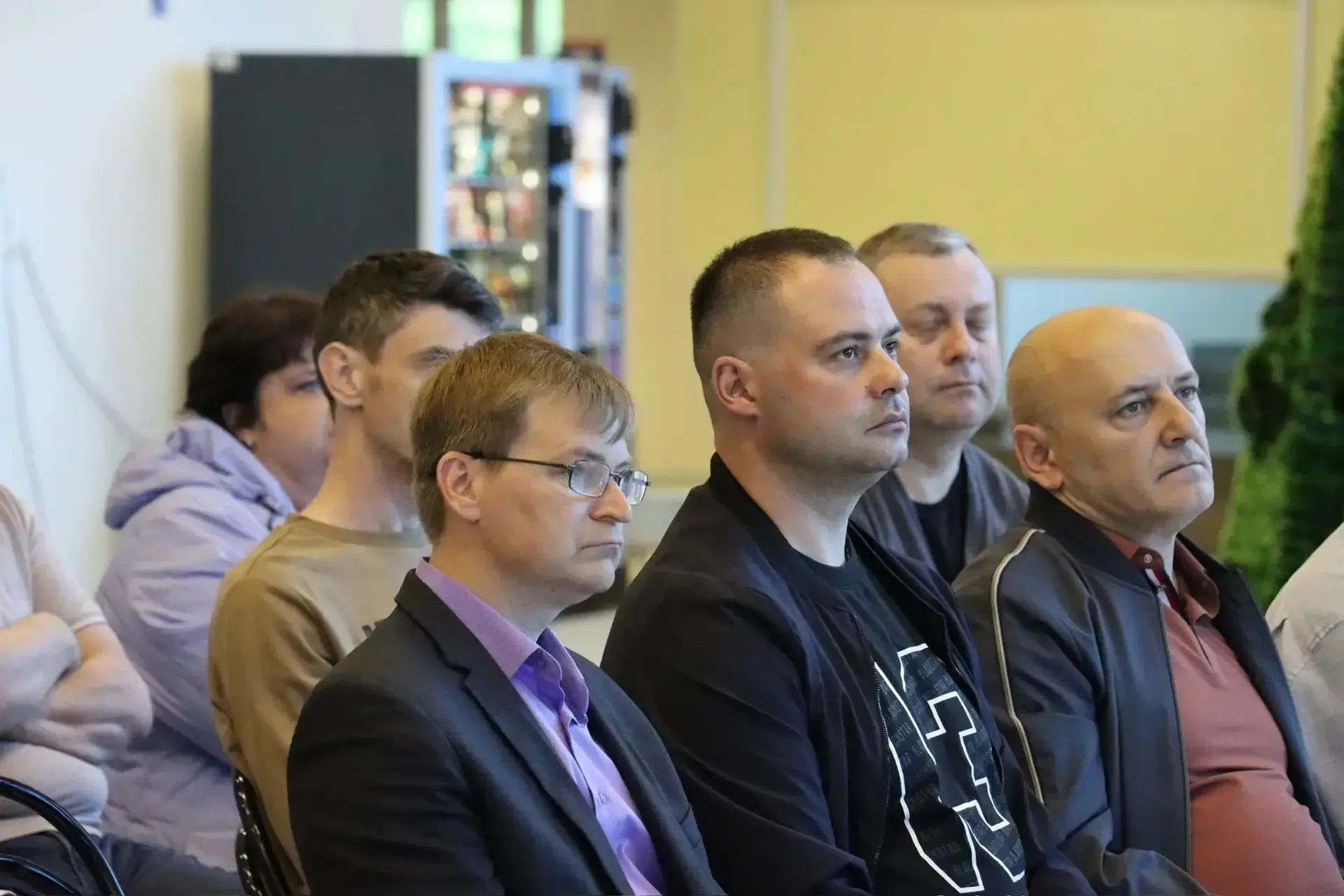 🤝 Андрей Голубев встретился с коллективами ступинских спортивных школ   В Ледовом дворце состоялась 