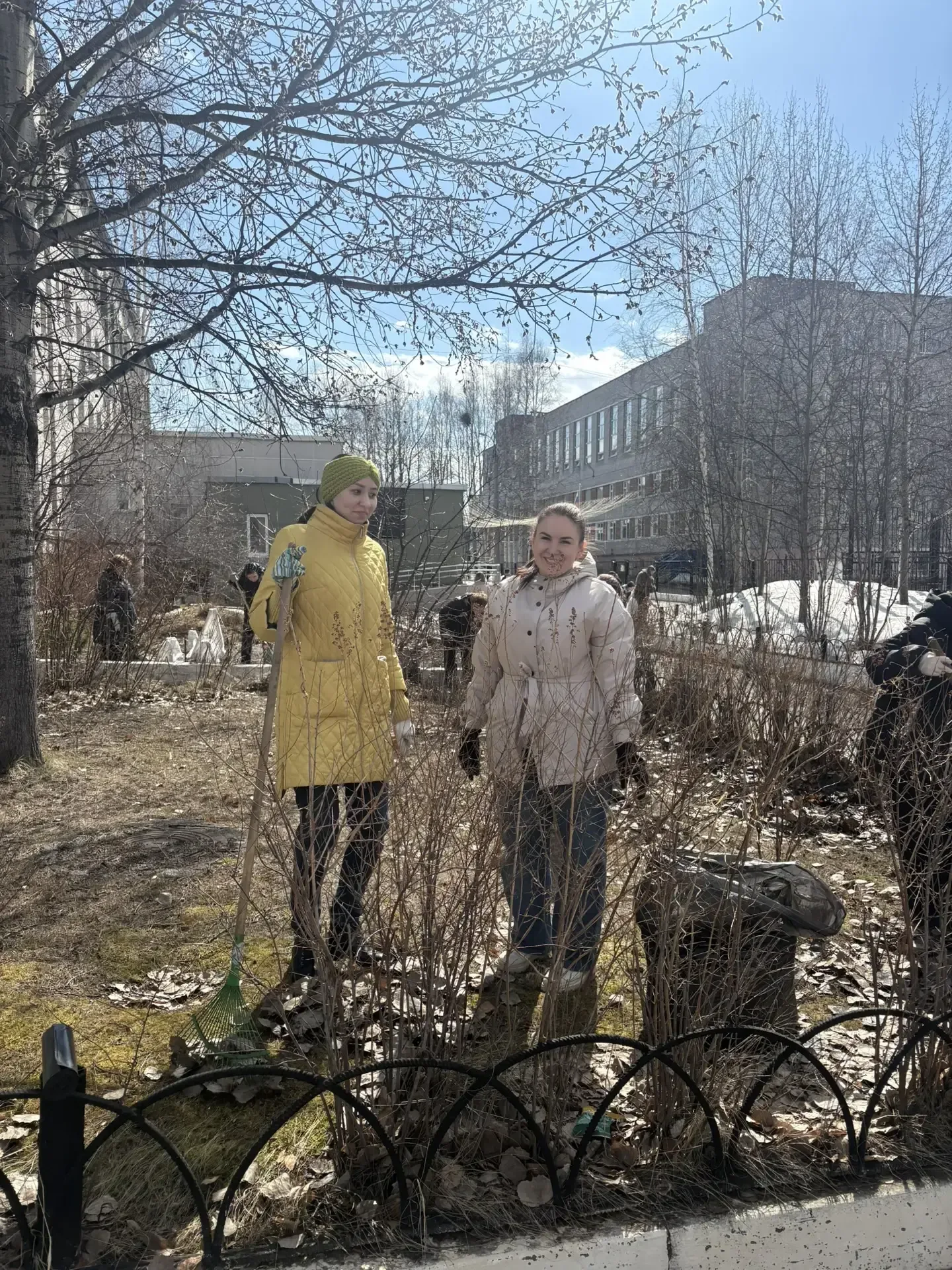 🌷 Мир! Труд! Май!  В преддверии праздника Студенты, преподаватели и сотрудники колледжа дружно вышли