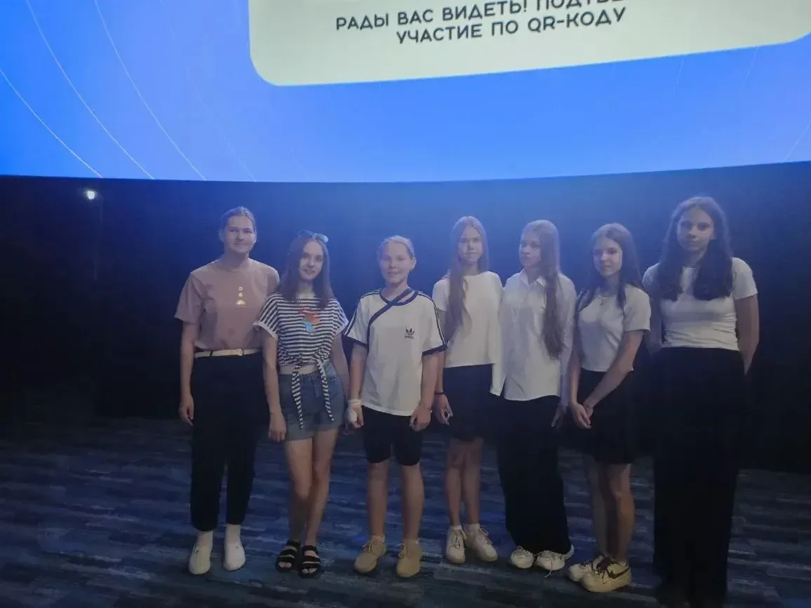 ✨ Сегодня наши ребята из ученического самоуправления побывали на кинопоказе «Время Перовского. Золот