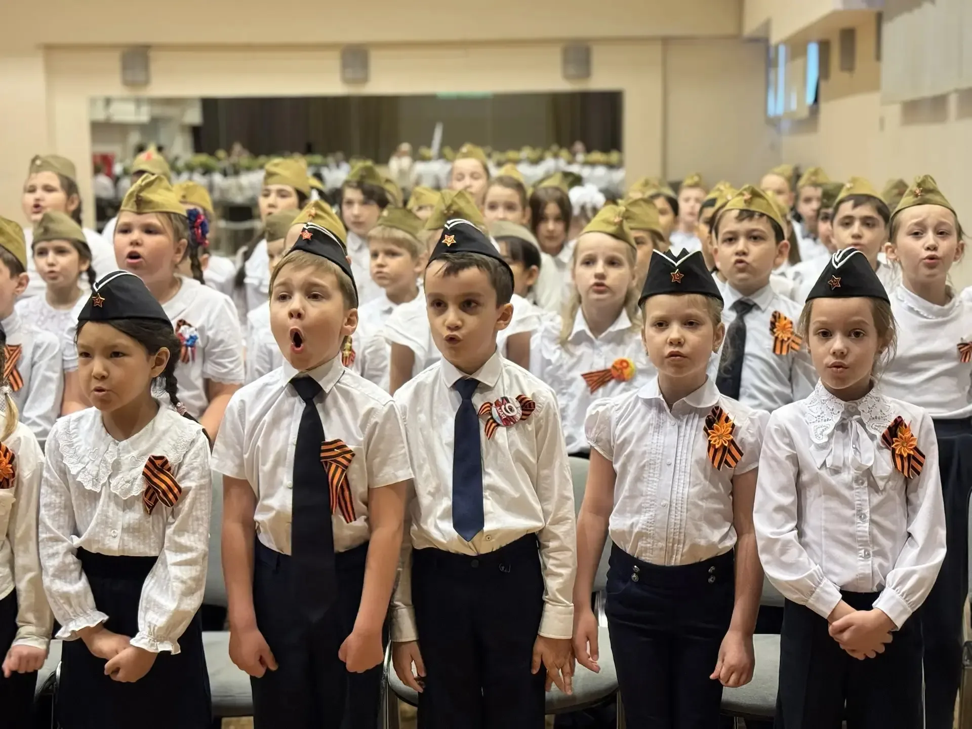 🎶 Школьный фестиваль военно-патриотической песни в рамках акции «Голоса Победы» 🎶    Сегодня в нашей