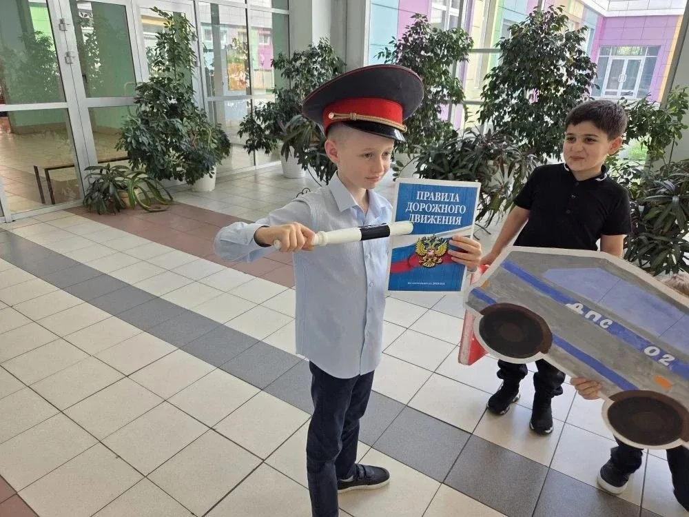 В преддверии летних каникул: школьники повторили правила дорожного движения В конце мая для учащихся