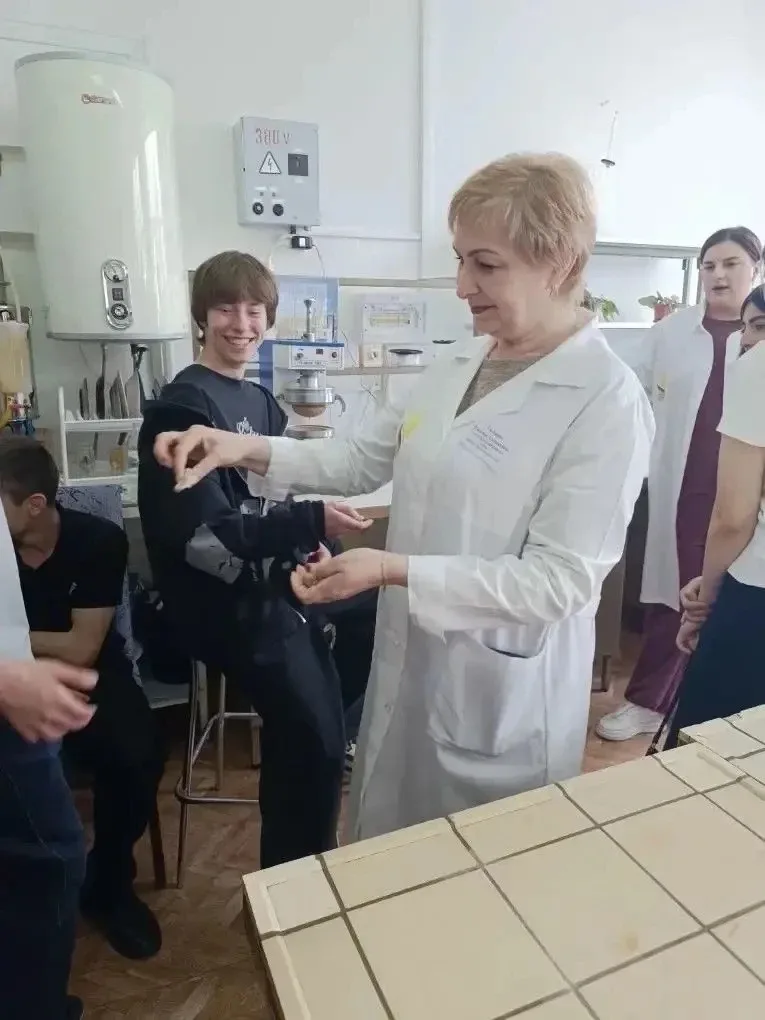 10 «Б» класс совместно с Территориальным центром занятости населения первого уровня Труновского и Шп