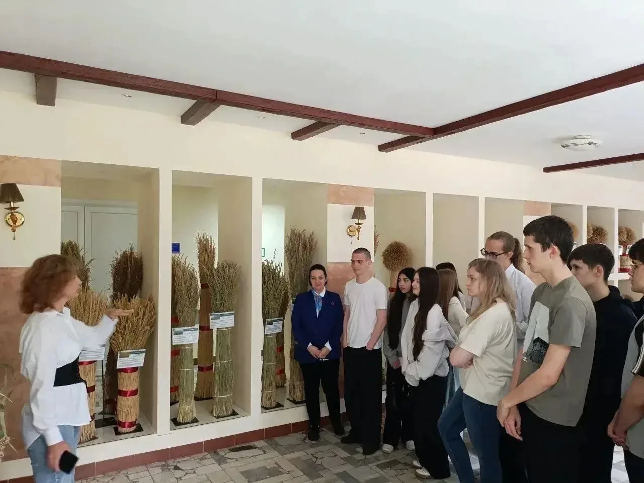 10 «Б» класс совместно с Территориальным центром занятости населения первого уровня Труновского и Шп