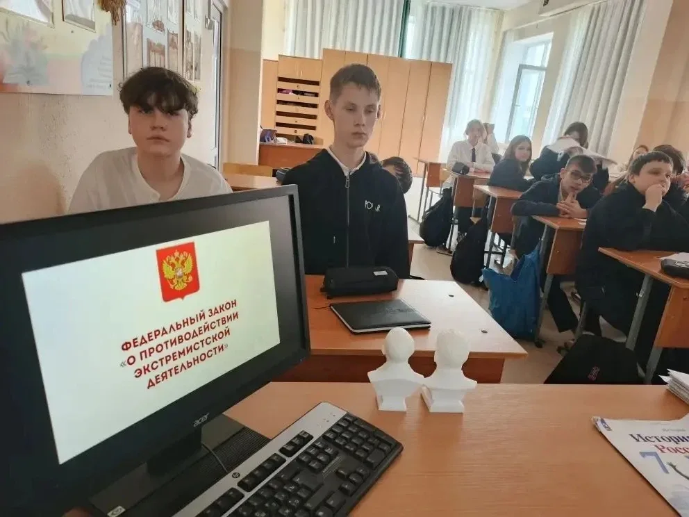 📚 Классные часы на тему противодействия терроризму: безопасность начинается с нас  Во всех параллеля