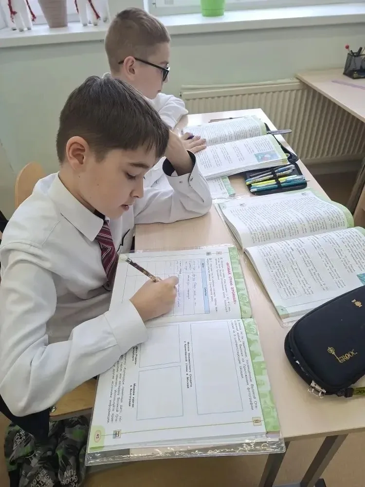 На уроке окружающего мира в 4А классе мы говорили о самом сложном и самом важном — о Великой Отечест
