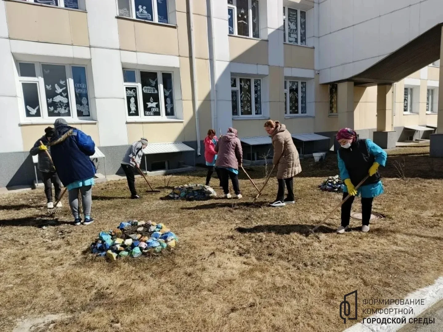 Сегодня школой проведëн Всероссийский субботник, в котором приняли участие более 100 человек.