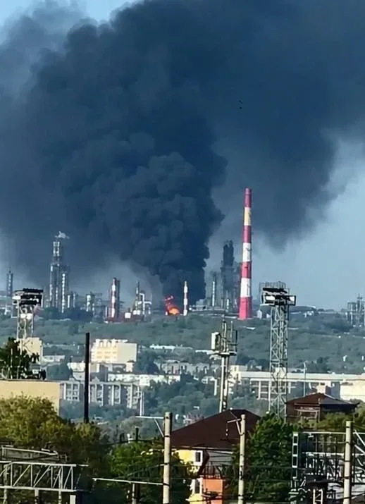 Под массированной атакой оказался Сызранский НПЗ в Самарской области: 2 человека погибли, еще нескол
