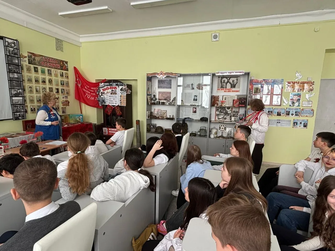 В преддверии празднования знаменательной даты — Дня Победы — в нашей гимназии состоялась удивительна