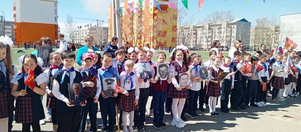 Всероссийская акция "Бессмертный полк: Герои рядом с нами".  8 мая в школе №30 состоялись торжествен