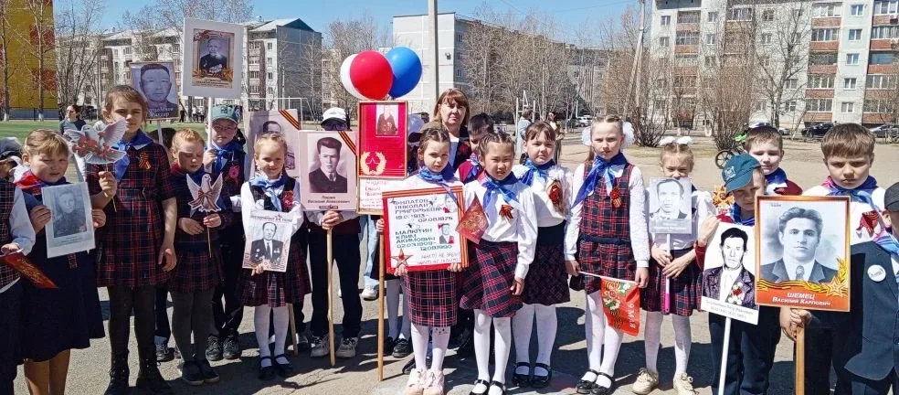 Всероссийская акция "Бессмертный полк: Герои рядом с нами".  8 мая в школе №30 состоялись торжествен